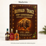 Kalendarz adwentowy z ozdobnymi miniaturami butelek – wzór Buffalo Trace – opakowanie kalendarza z trójwymiarowymi, dekoracyjnymi miniaturami butelek.